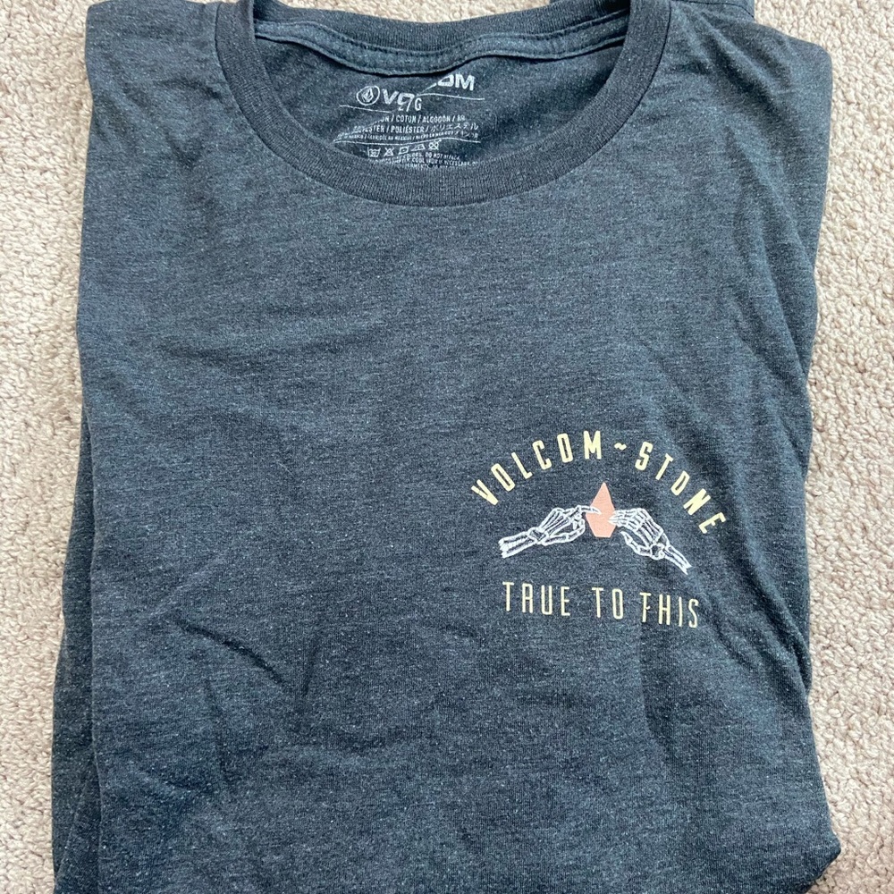 Volcom T-shirt size XL